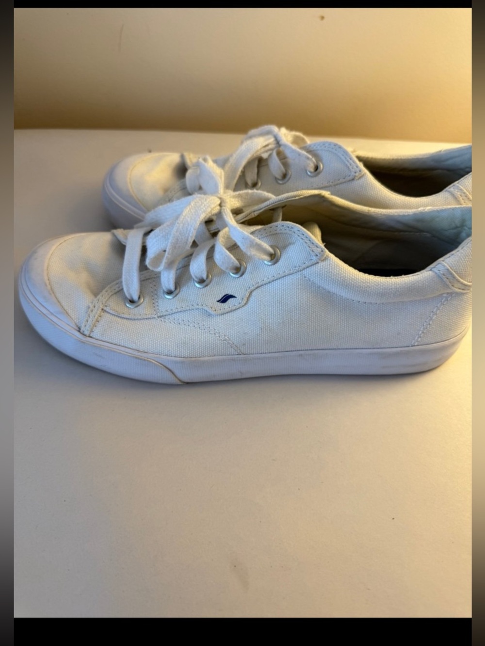 Keds women’s white sneakers size 5